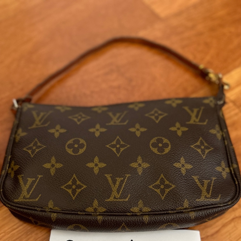 Louis Vuitton Pochette